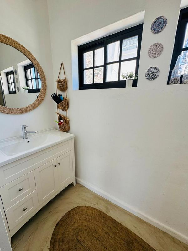 5 Bedroom Property for Sale in Sandbaai Western Cape